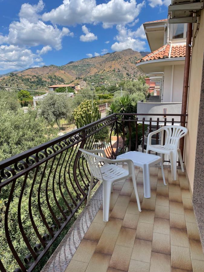 Appartamento Pipa'S Suntrap Taormina Esterno foto
